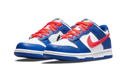 Kup oryginalne Dunk Low White Royal Red CW1590-104 - widok z drugiego boku - Sneakersy