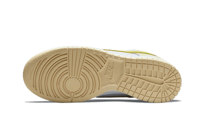 Buty Nike Dunk Low Yellow Strike - widok z przodu - Rozmiary EU