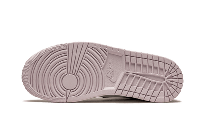 100% Oryginalne Air Jordan 1 Mid Barely Rose - widok z tyłu - 625.00 PLN