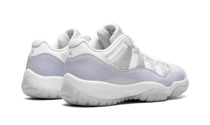Buty Air Jordan Air Jordan 11 Retro Low Pure Violet - widok z przodu - Rozmiary EU