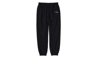 KAWS x Uniqlo Warhol 476120 Sweatpants Black - widok główny z boku - Kolekcjonerska figurka