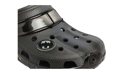 Buty Crocs Classic Clog Batmobile - widok z przodu - Rozmiary EU