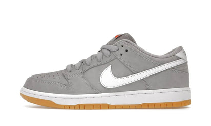 Yeezy Nike SB Dunk Low Pro ISO Orange Label Wolf Grey Gum biały-szary - widok główny z boku | Saturaise.com