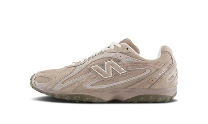 New Balance New Balance 204L Mushroom Arid Stone szary-brązowy - widok główny z boku | Saturaise.com