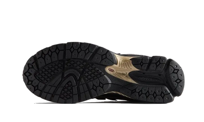 Buty New Balance 1906R Kith Black - widok z przodu - Rozmiary EU