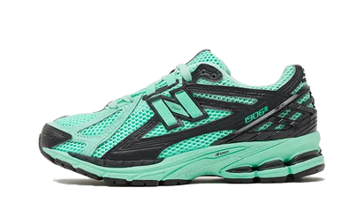 New Balance 1906R Size? Green Black czarny-zielony - widok główny z boku | Saturaise.com