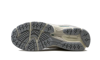 100% Oryginalne 2002R Linen - widok z tyłu - 655.00 PLN