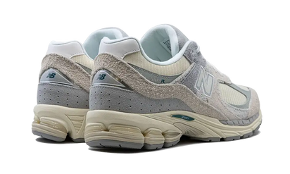 Buty New Balance 2002R Linen - widok z przodu - Rozmiary EU