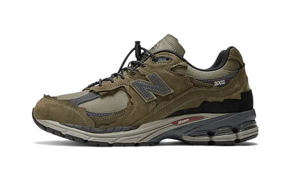 New Balance 2002R Protection Pack Dark Moss czarny-szary - widok główny z boku | Saturaise.com