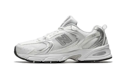 New Balance 530 Munsell White biały-srebrny - widok główny z boku | Saturaise.com