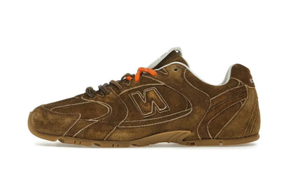 New Balance New Balance 530 SL Miu Miu Cinnamon brązowy - widok główny z boku | Saturaise.com