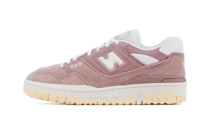 New Balance 550 Lilac Chalk Suede biały-różowy - widok główny z boku | Saturaise.com