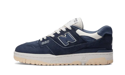 New Balance 550 Natural Indigo Suede biały-granatowy - widok główny z boku | Saturaise.com