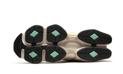 Buty New Balance New Balance 9060 Sea Salt - widok z przodu - Rozmiary EU