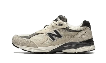 New Balance 990 V3 Made In USA Teddy Santis Moonbeam beżowy - widok główny z boku | Saturaise.com