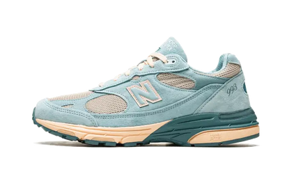 New Balance 993 Made In USA Joe Freshgoods Arctic Blue niebieski-różowy - widok główny z boku | Saturaise.com
