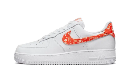 Nike Air Force 1 Low '07 Essential Orange Paisley biały-pomarańczowy - widok główny z boku | Saturaise.com