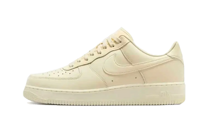 Nike Air Force 1 Low Coconut Milk beżowy - widok główny z boku | Saturaise.com