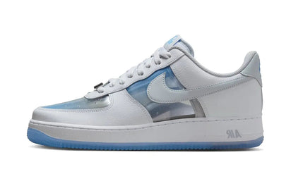 Yeezy Nike Air Force 1 Low Invisible Woman 2.0 niebiesko-biały - widok główny z boku | Saturaise.com