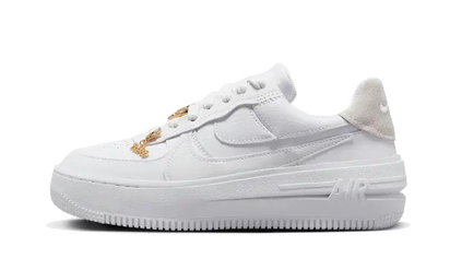 Nike Air Force 1 Low PLT-AF-ORM Bling biały-złoty - widok główny z boku | Saturaise.com