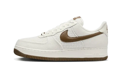 Nike Air Force 1 Low SNKRS Day 5th Anniversary biały-brązowy - widok główny z boku | Saturaise.com