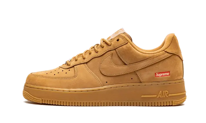 Nike Air Force 1 Low Supreme Flax - widok główny z boku - Streetwear