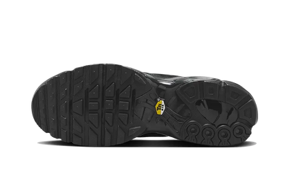 Buty Nike Air Max Plus Triple Black Leather - widok z przodu - Rozmiary EU