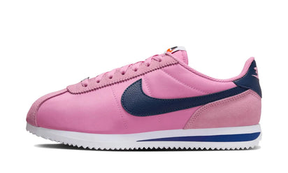 Nike Nike Cortez TXT Beyond Pink Blue Void czarny-biały - widok główny z boku | Saturaise.com
