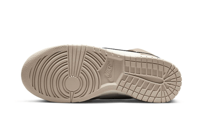 Buty Nike Dunk High Fossil Stone - widok z przodu - Rozmiary EU