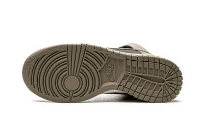 100% Oryginalne Dunk High Moon Fossil - widok z tyłu - 500.00 PLN