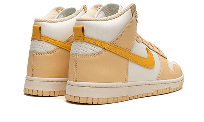 Buty Nike Dunk High Pale Vanilla - widok z przodu - Rozmiary EU