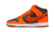 Nike Dunk High University Chenille Swoosh Safty Orange czarny-biały - widok główny z boku | Saturaise.com