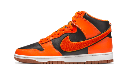 Nike Dunk High University Chenille Swoosh Safty Orange czarny-biały - widok główny z boku | Saturaise.com