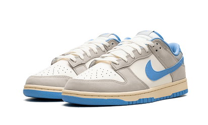 Kup oryginalne Dunk Low Athletic Department University Blue FN7488-133 - widok z drugiego boku - Sneakersy