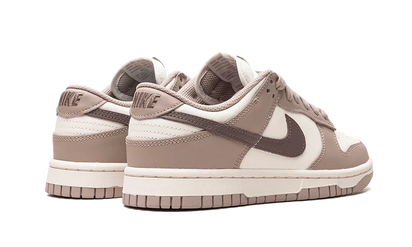 Buty Nike Dunk Low Diffused Taupe - widok z przodu - Rozmiary EU