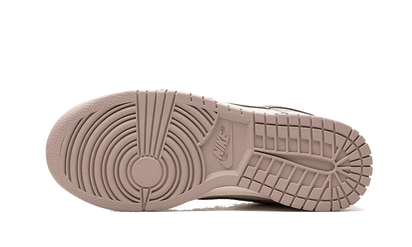 100% Oryginalne Dunk Low Diffused Taupe - widok z tyłu - 810.00 PLN