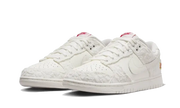 Kup oryginalne Dunk Low Give Her Flowers FZ3775-133 - widok z drugiego boku - Sneakersy