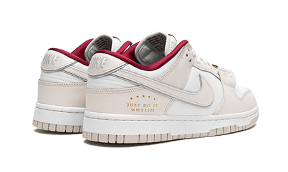 Buty Nike Dunk Low Just Do It White Phantom - widok z przodu - Rozmiary EU