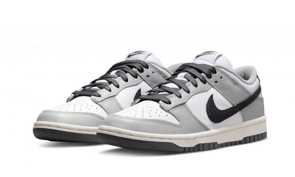 Nike Dunk Low Light Smoke Grey - Kup oryginalne Nike Dunk Low Light Smoke Grey - widok z drugiego boku - Sneakersy