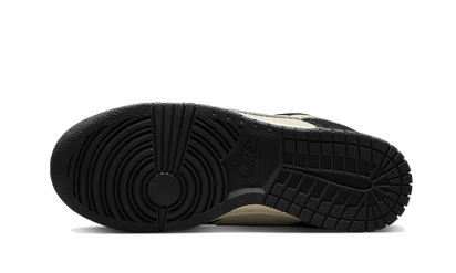 Buty Nike Dunk Low LX Black Team Gold - widok z przodu - Rozmiary EU