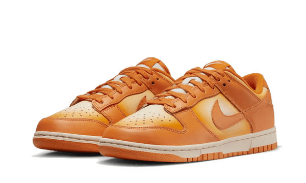 Dunk Low Magma Orange - Kup oryginalne Dunk Low Magma Orange DX2953-800 - widok z drugiego boku - Sneakersy