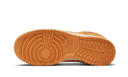 Buty Nike Dunk Low Magma Orange - widok z przodu - Rozmiary EU