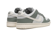 Buty Nike Dunk Low Mica Green - widok z przodu - Rozmiary EU