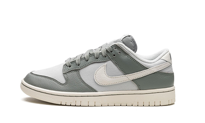 Nike Dunk Low Mica Green biały-czerwony - widok główny z boku | Saturaise.com