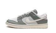 Nike Dunk Low Mica Green biały-czerwony - widok główny z boku | Saturaise.com