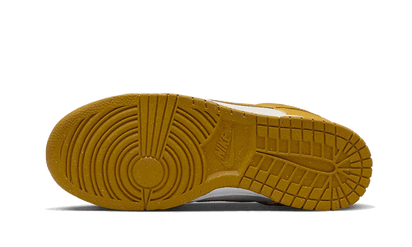 Buty Nike Dunk Low Next Nature Light Curry - widok z przodu - Rozmiary EU