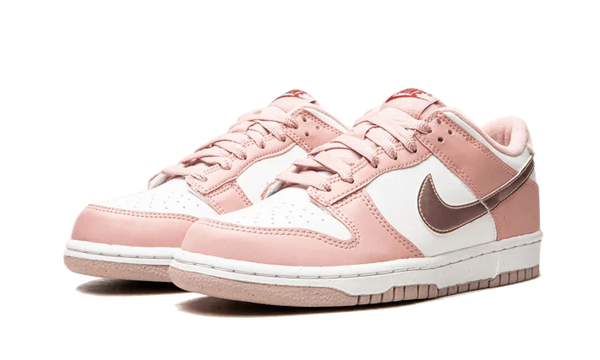 Dunk Low Pink Velvet - Kup oryginalne Dunk Low Pink Velvet DO6485-600 - widok z drugiego boku - Sneakersy