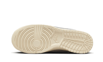 Buty Nike Dunk Low Premium Light Orewood Brown - widok z przodu - Rozmiary EU