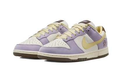 Kup oryginalne Dunk Low Premium Lilac Bloom FB7910-500 - widok z drugiego boku - Sneakersy