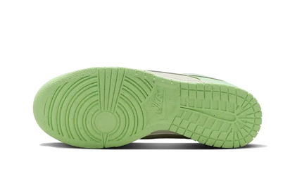 Buty Nike Dunk Low SE Next Nature Sea Glass - widok z przodu - Rozmiary EU